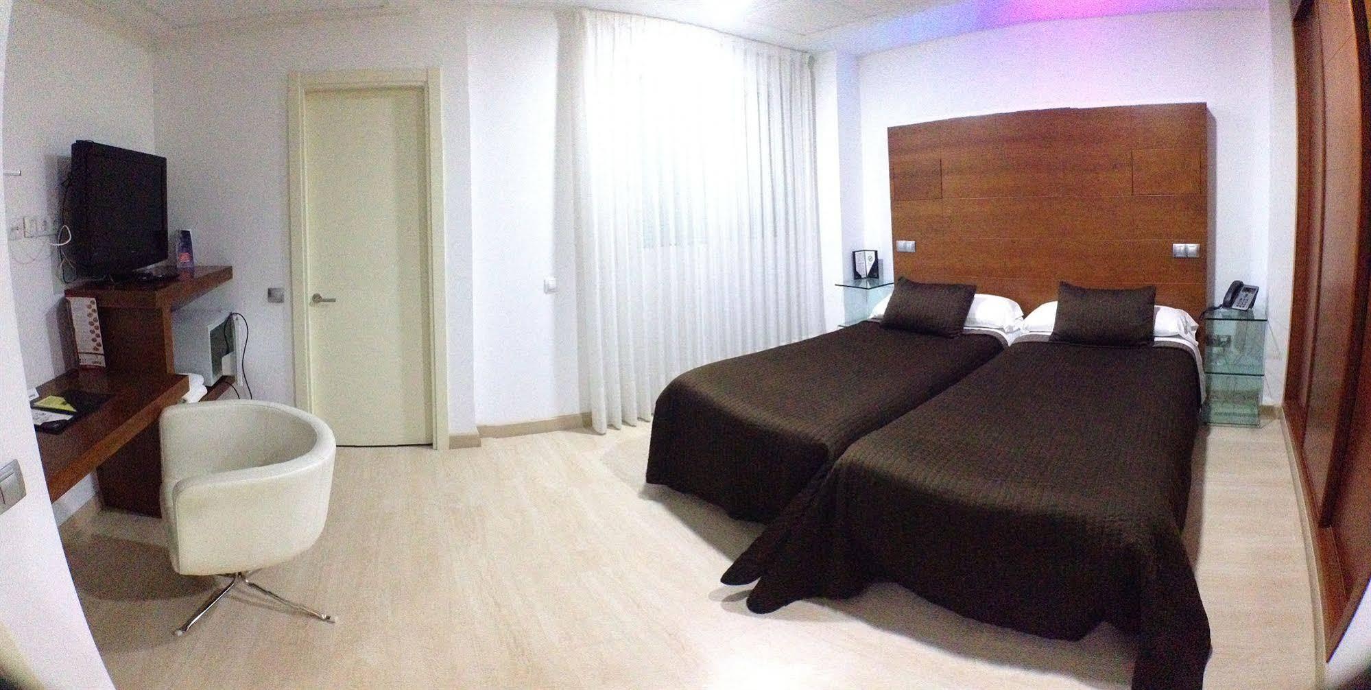 Nap Oviedo Hotel Exterior foto